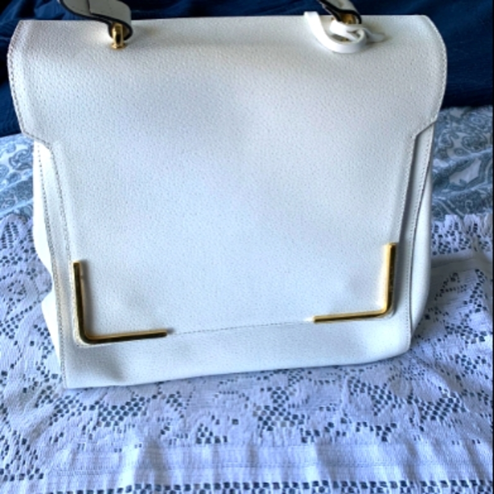 Innue Italian White leather purse